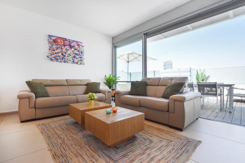Skylight 3BR in Bograshov by HolyGuest - image 15