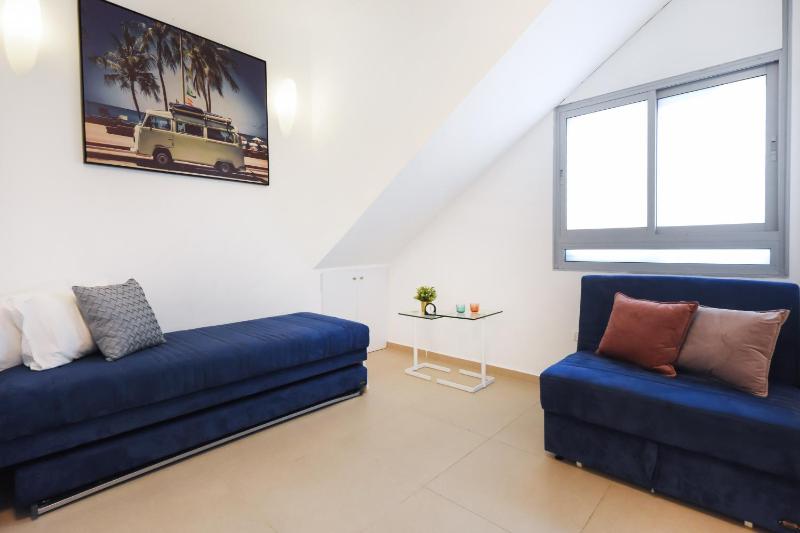 Skylight 3BR in Bograshov by HolyGuest - image 11