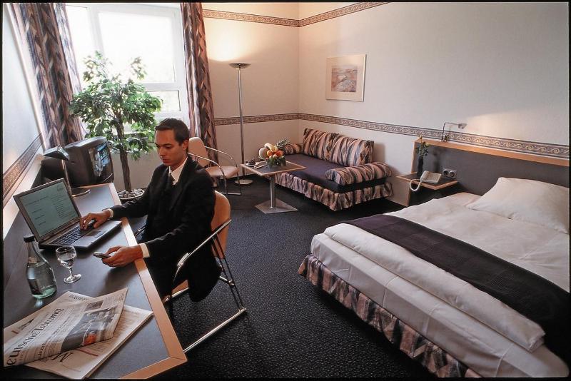 Business Double Room image 2