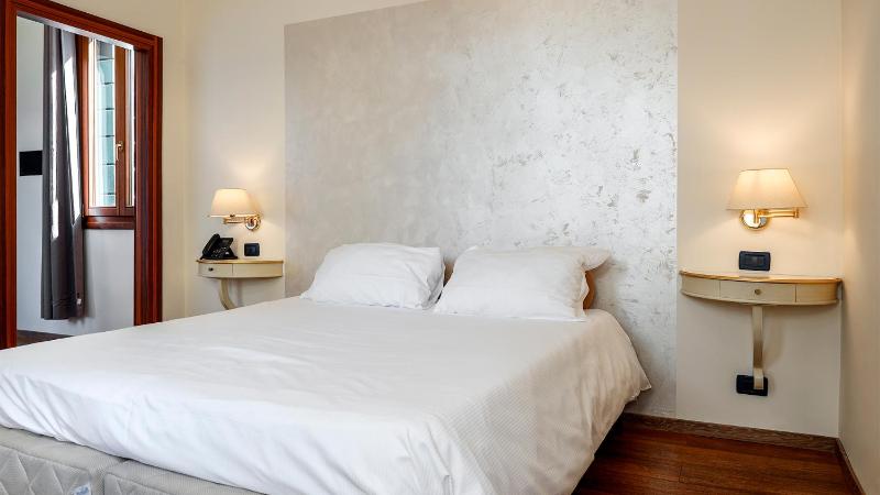 Superior Double Room image 2