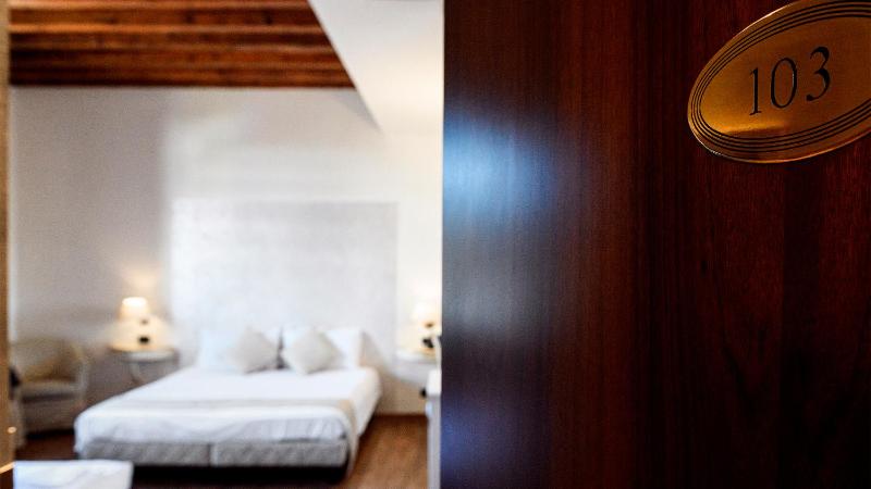 Junior Suite image 2