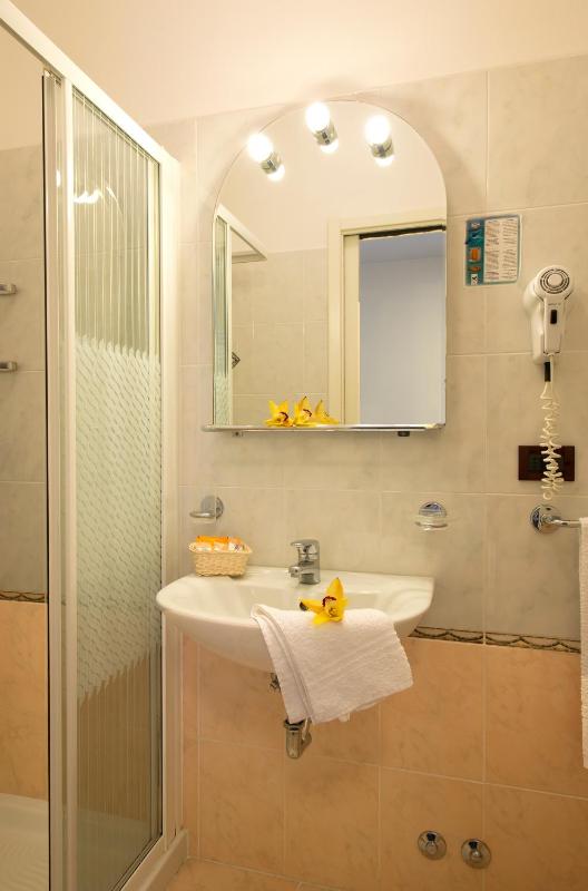 Small Double or Twin Room image 3