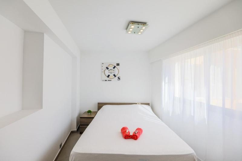 SUEDE 3 AP4209 By Riviera Holiday Homes - image 10