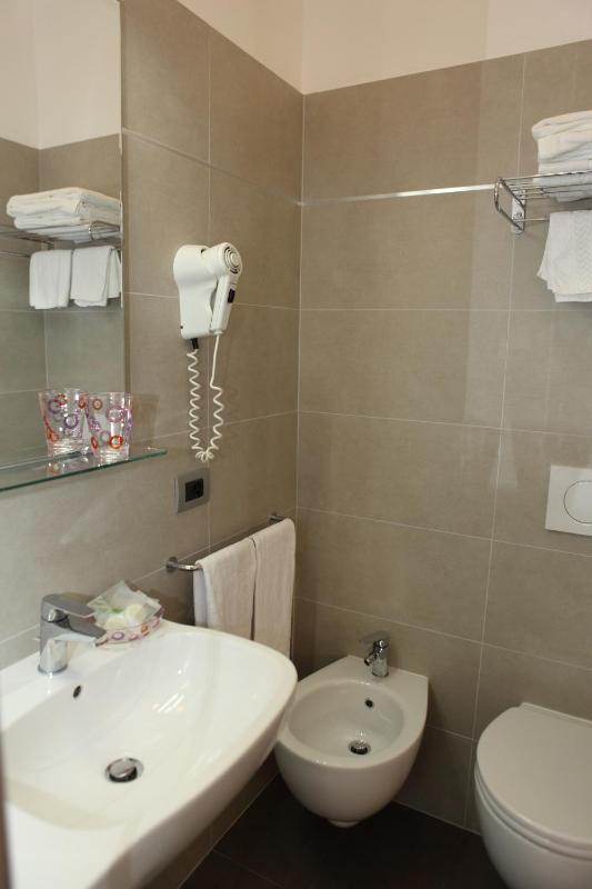 Small Double or Twin Room image 2