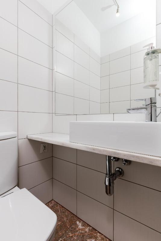One-Bedroom Apartment image 3