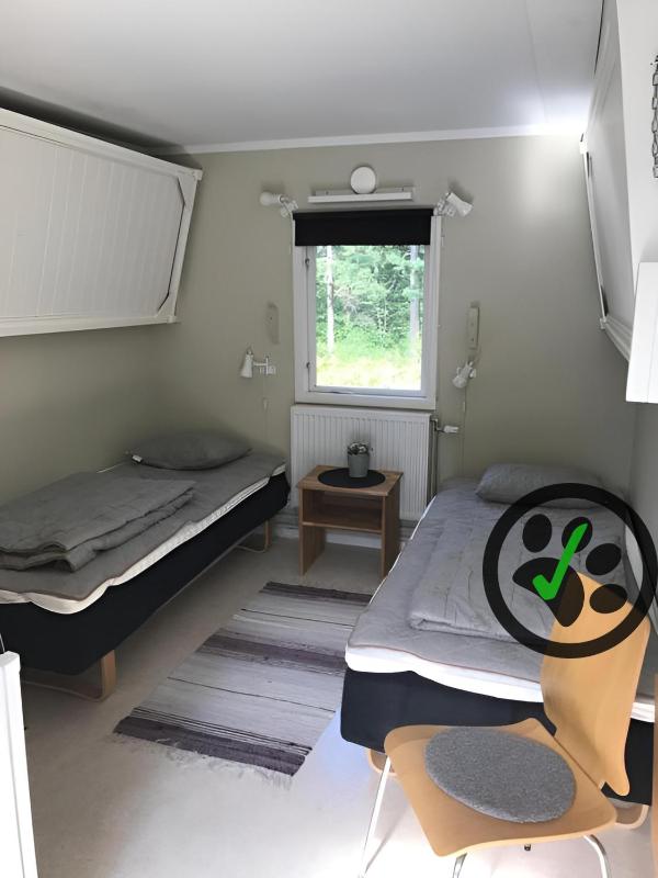 Twin Room - Pet Friendly image 1