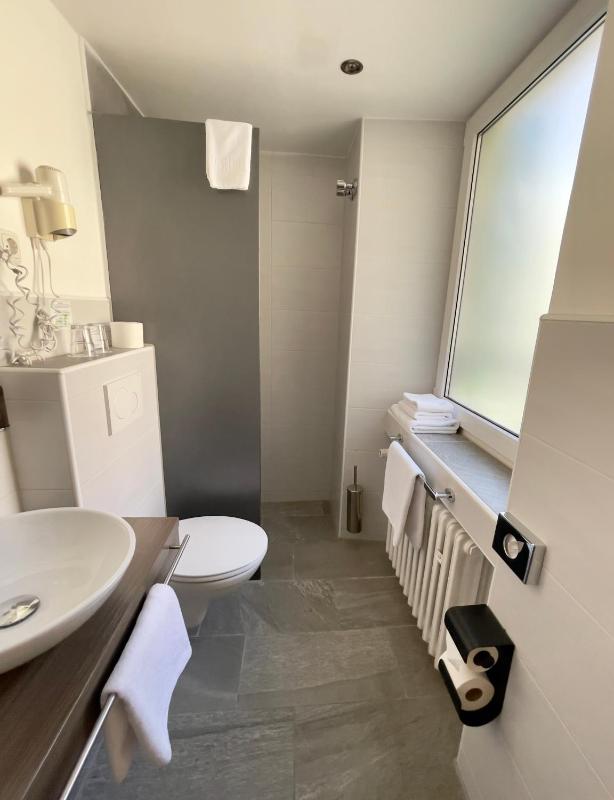 Double Room with Balcony image 3