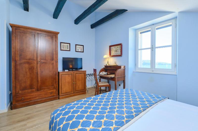 Double Room with Sea View - with Breakfast In Room image 1