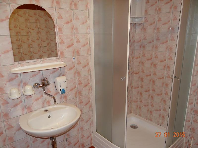 Standard Double Room image 3