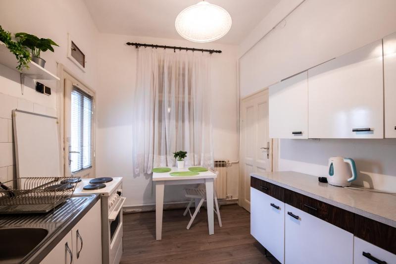 Neimar Apartment with Great Wi-Fi and free parking - image 14