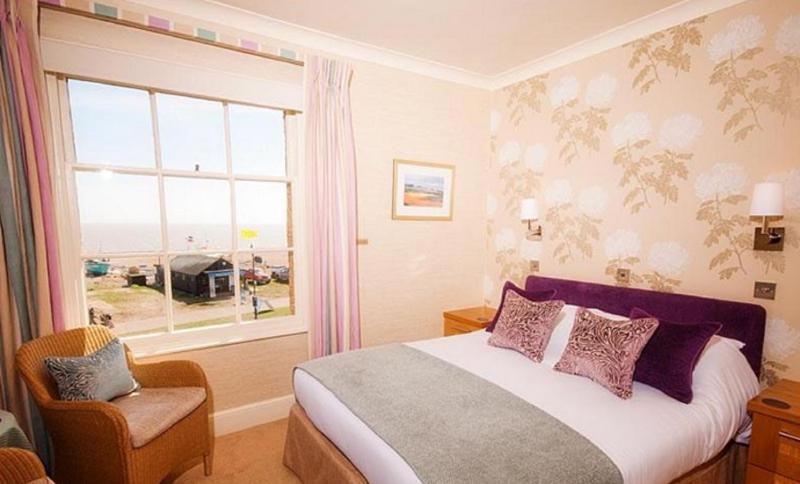 Double Room with Sea View image 1