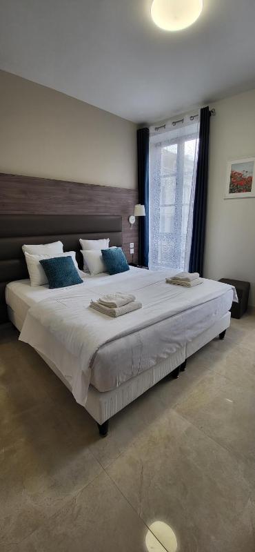 SQUARE HOTEL - image 31