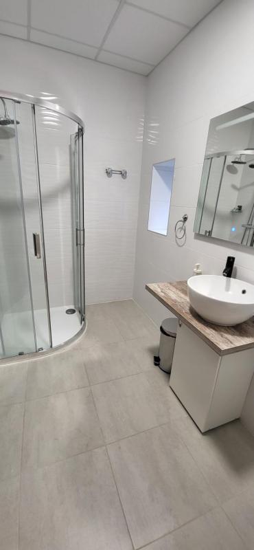SQUARE HOTEL - image 19