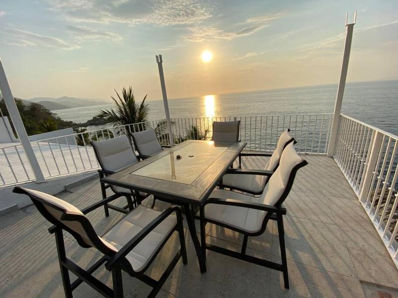 Del Mar PV Private Oceanfront Resort - image 16