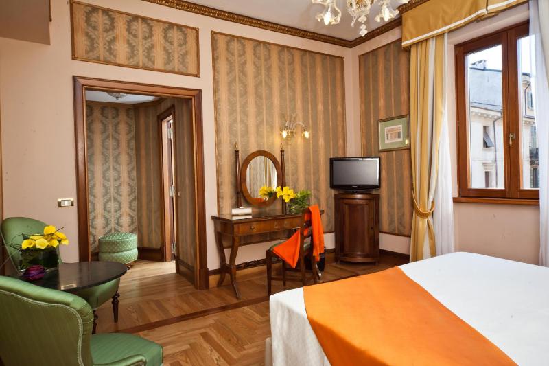 Grand Deluxe Double Room image 2