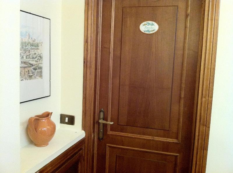 Single Room image 2