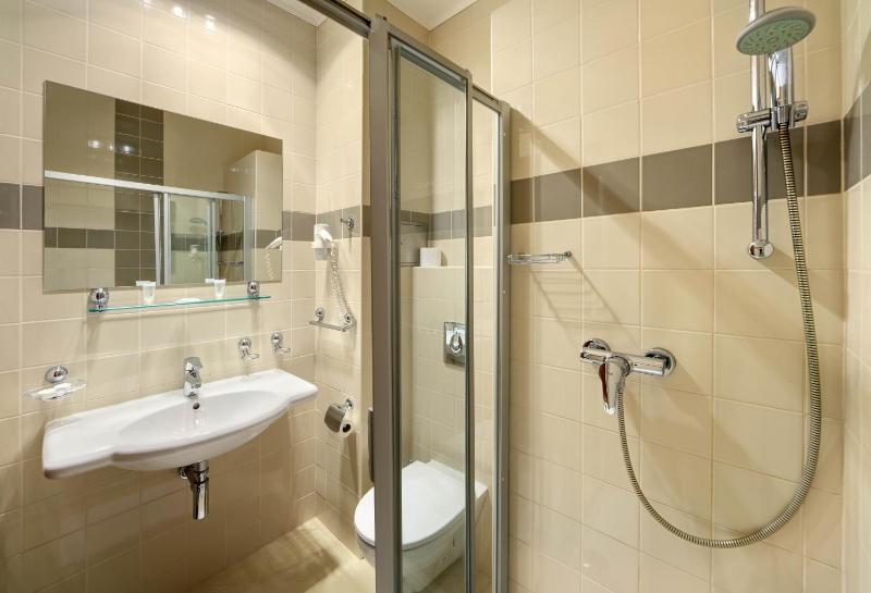 Deluxe Double Room with Balcony image 1