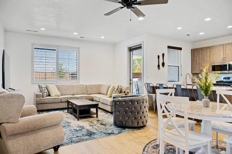 Three-Bedroom House image 1