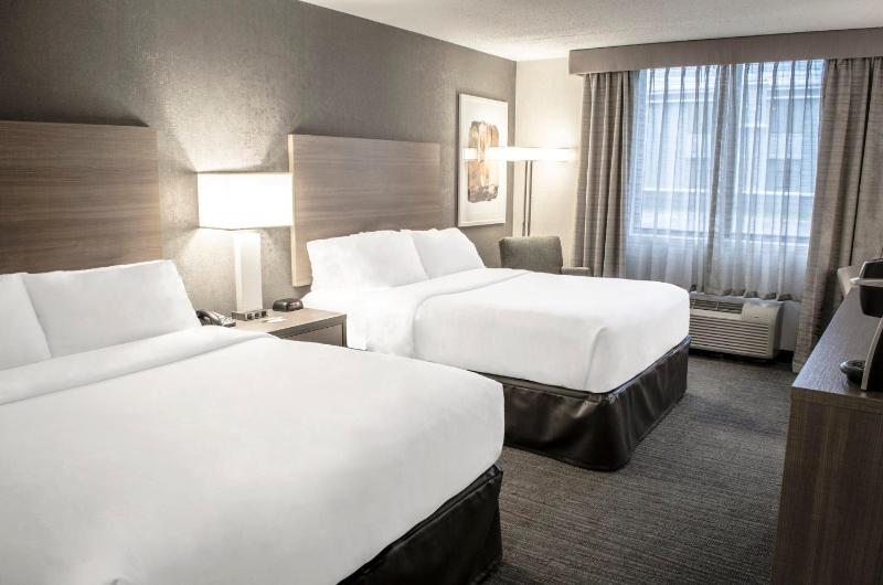 Standard Room with Two Queen Beds image 2