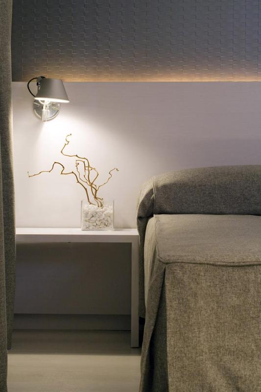Superior Twin Room image 3
