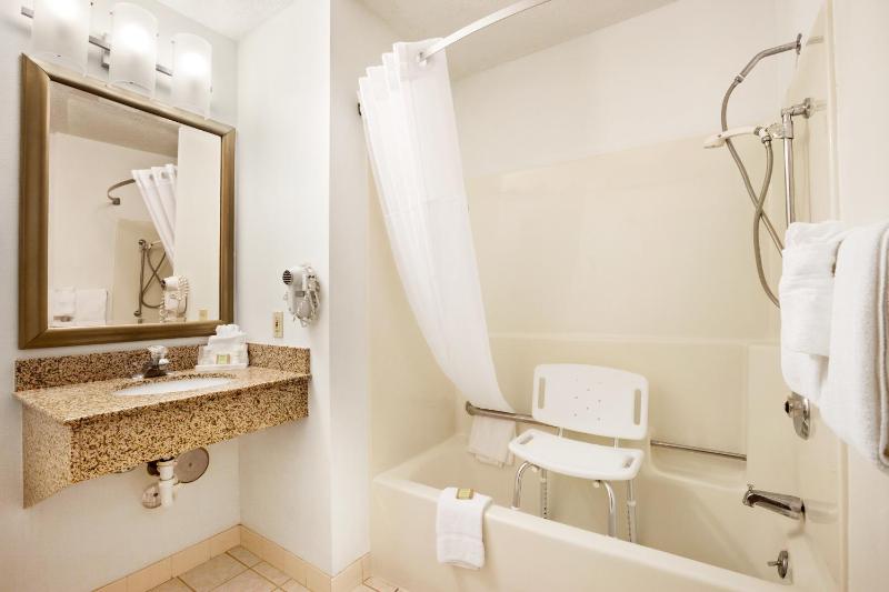 King Room - Mobility Access/Non-Smoking image 2
