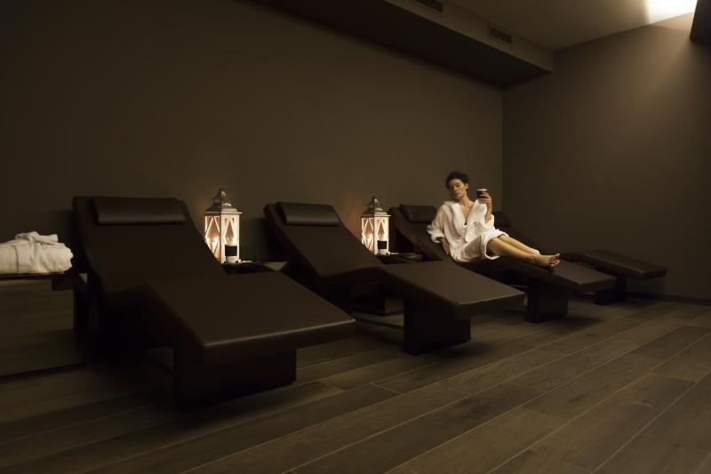 Deluxe Double Room with Sea View and Spa Package image 4