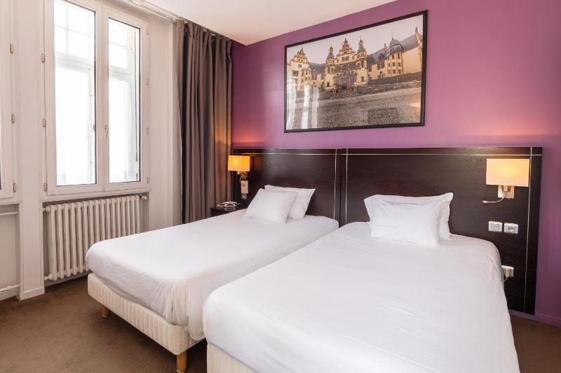 Twin Room with Extra Bed image 1