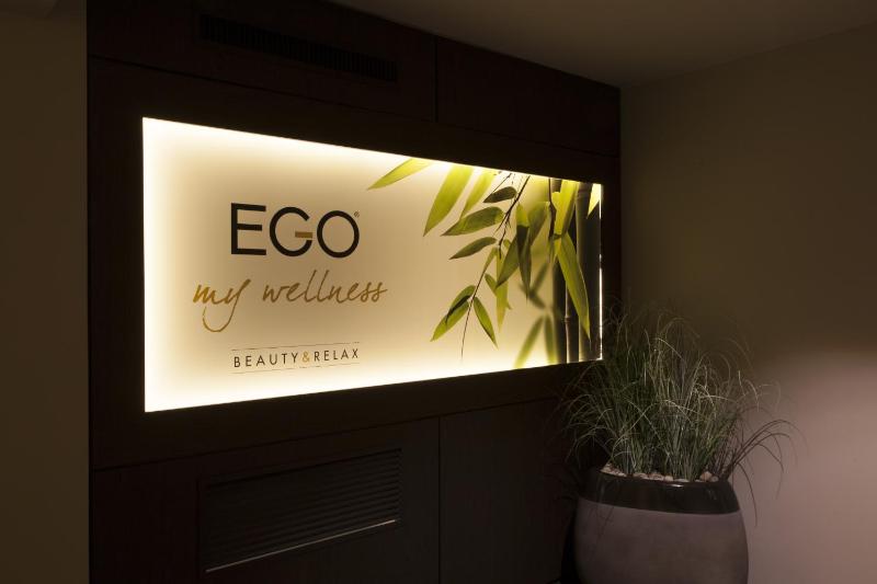 Suite with Spa Package image 4