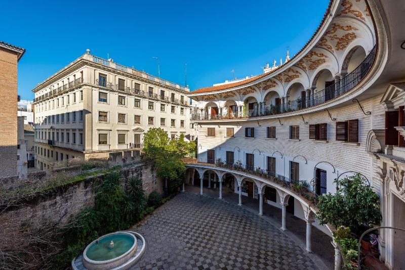 Superior Apartment image 2