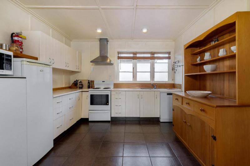 Townside Treat - Wanaka Holiday Home - image 12