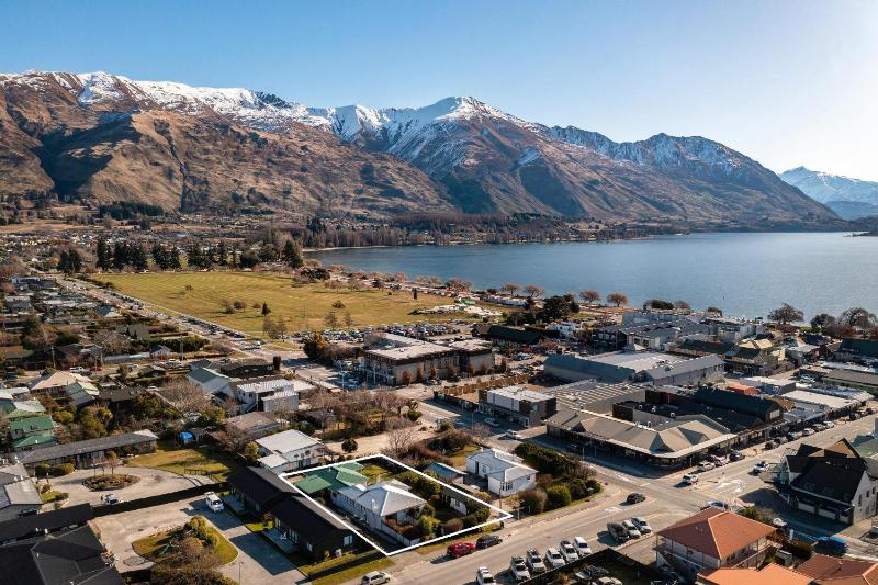 Downtown Delight - Wanaka Holiday Home - image 14
