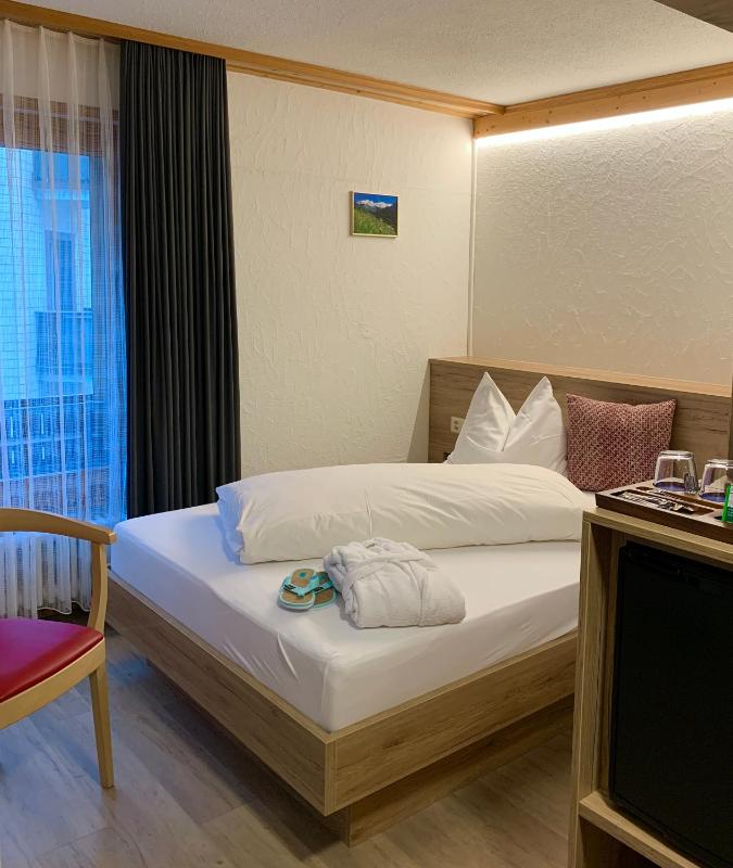 Budget King Room image 2