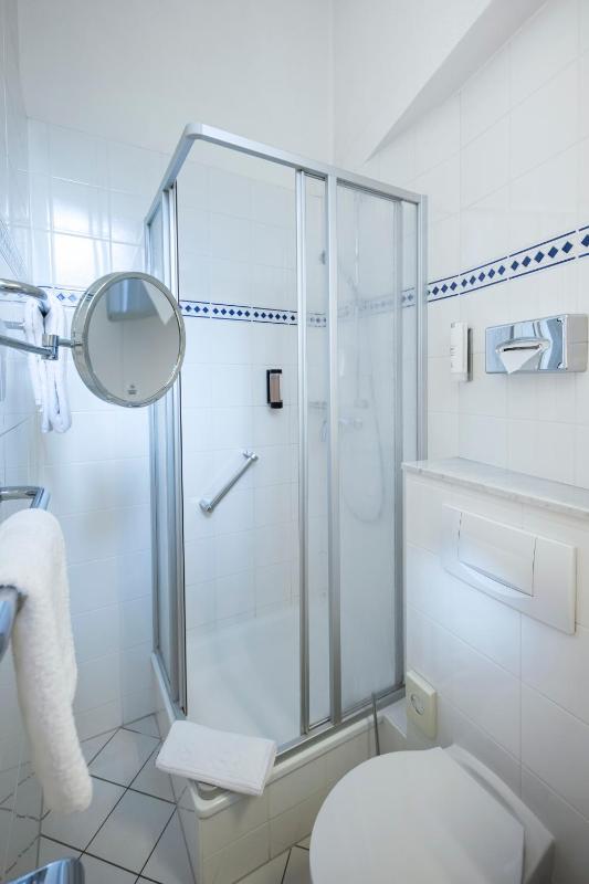 Business Single Room image 1