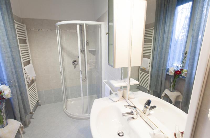Superior Double Room image 4