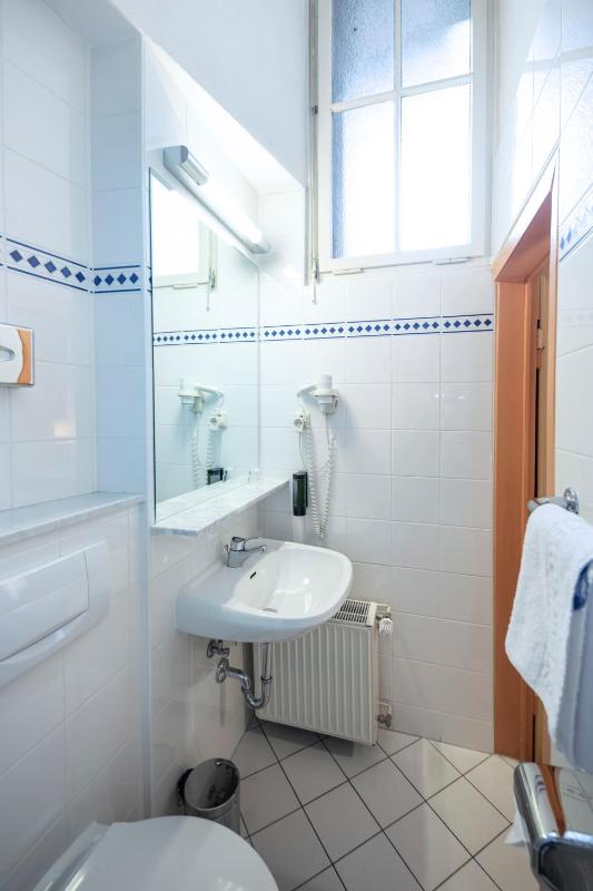 Economy Single Room image 2