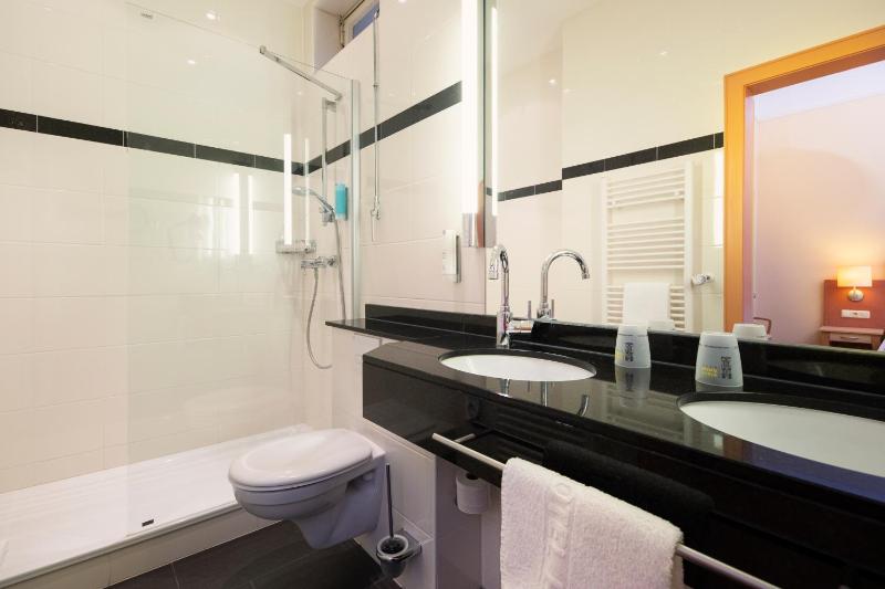 Business Double Room image 2