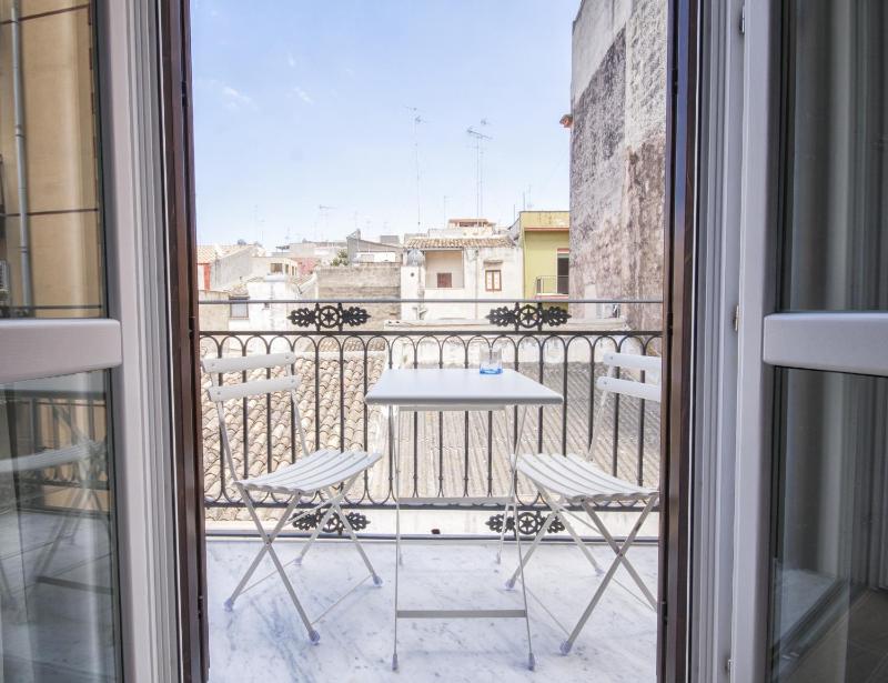 Superior Studio with Balcony image 2