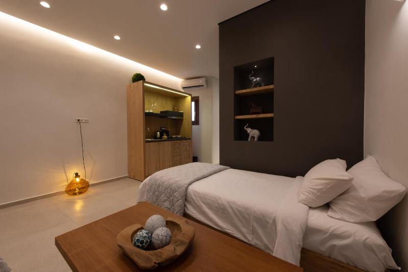 Deluxe Two-Bedroom Maisonette image 4