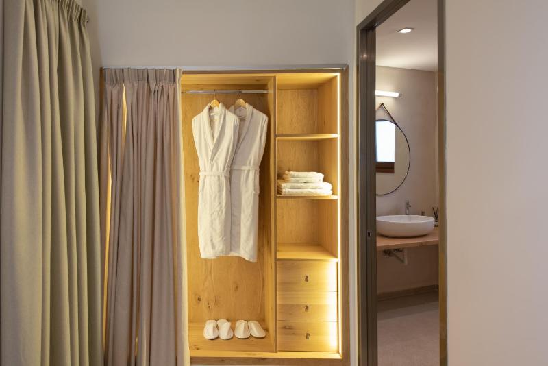 Deluxe Two-Bedroom Maisonette image 1