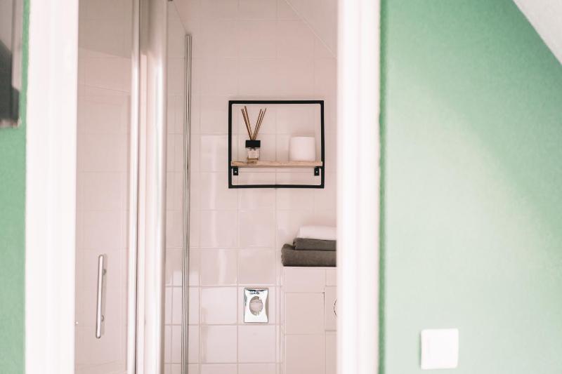 Single Room image 4
