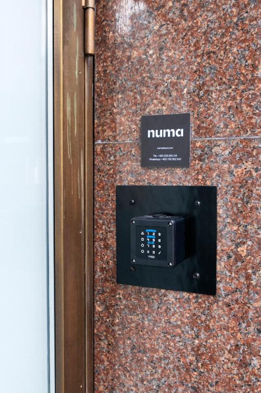 Numa Prague Poise - image 3