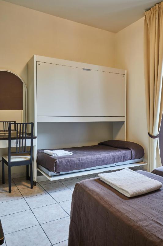 Triple Room image 2