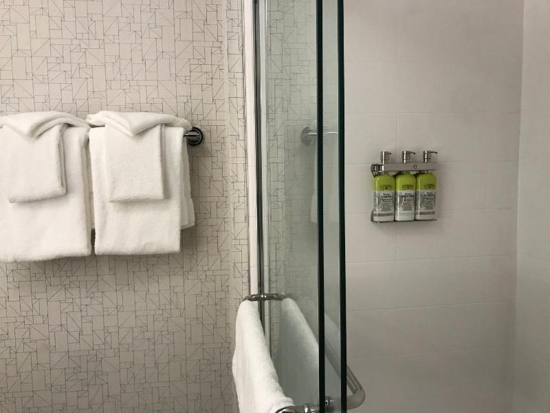 Holiday Inn Express And Suites Phoenix - Airport North By IHG - image 42