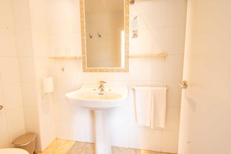 Single Room with Balcony image 3