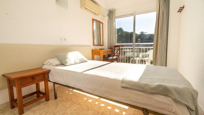 Single Room with Balcony image 4