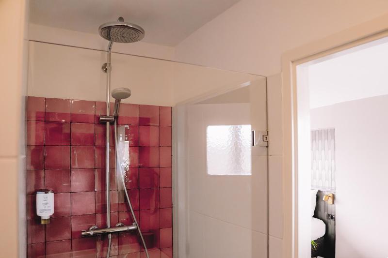 Superior Double Room with Balcony image 4