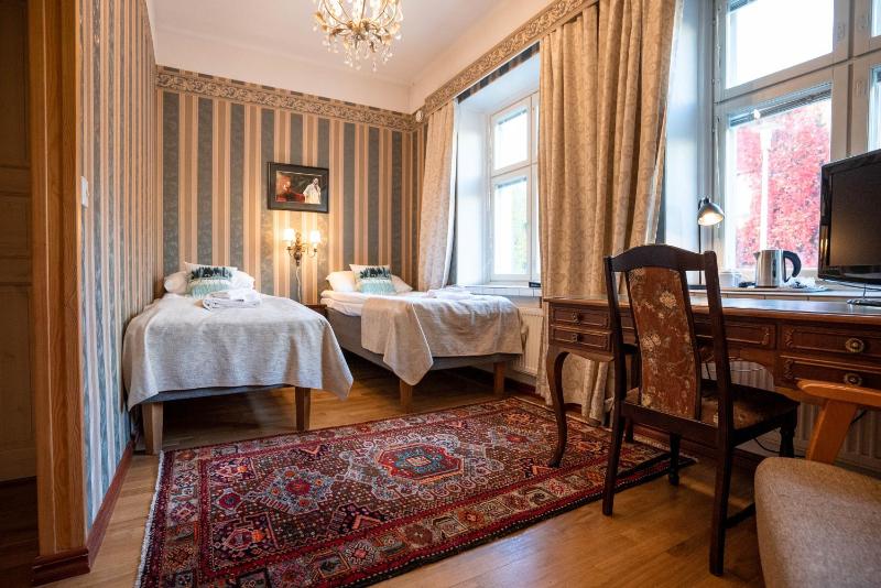 Standard Twin Room - No Pets Allowed image 3