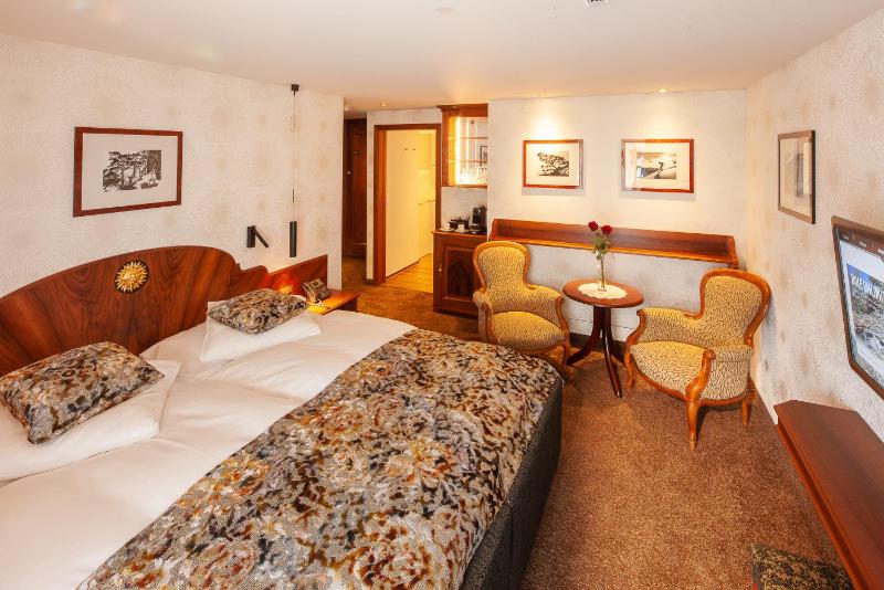 Deluxe Double Room image 1