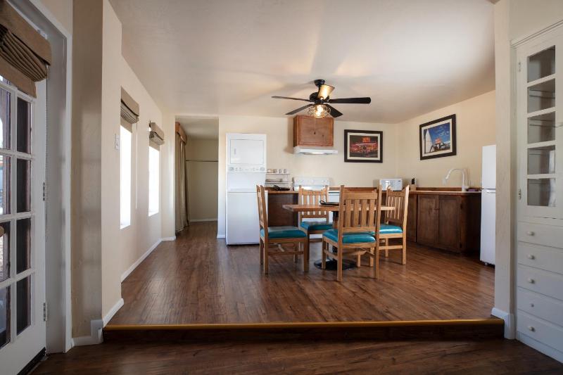 Executive Suite image 3