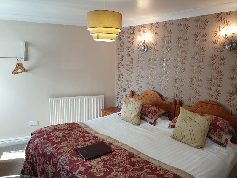 Standard King Room image 4